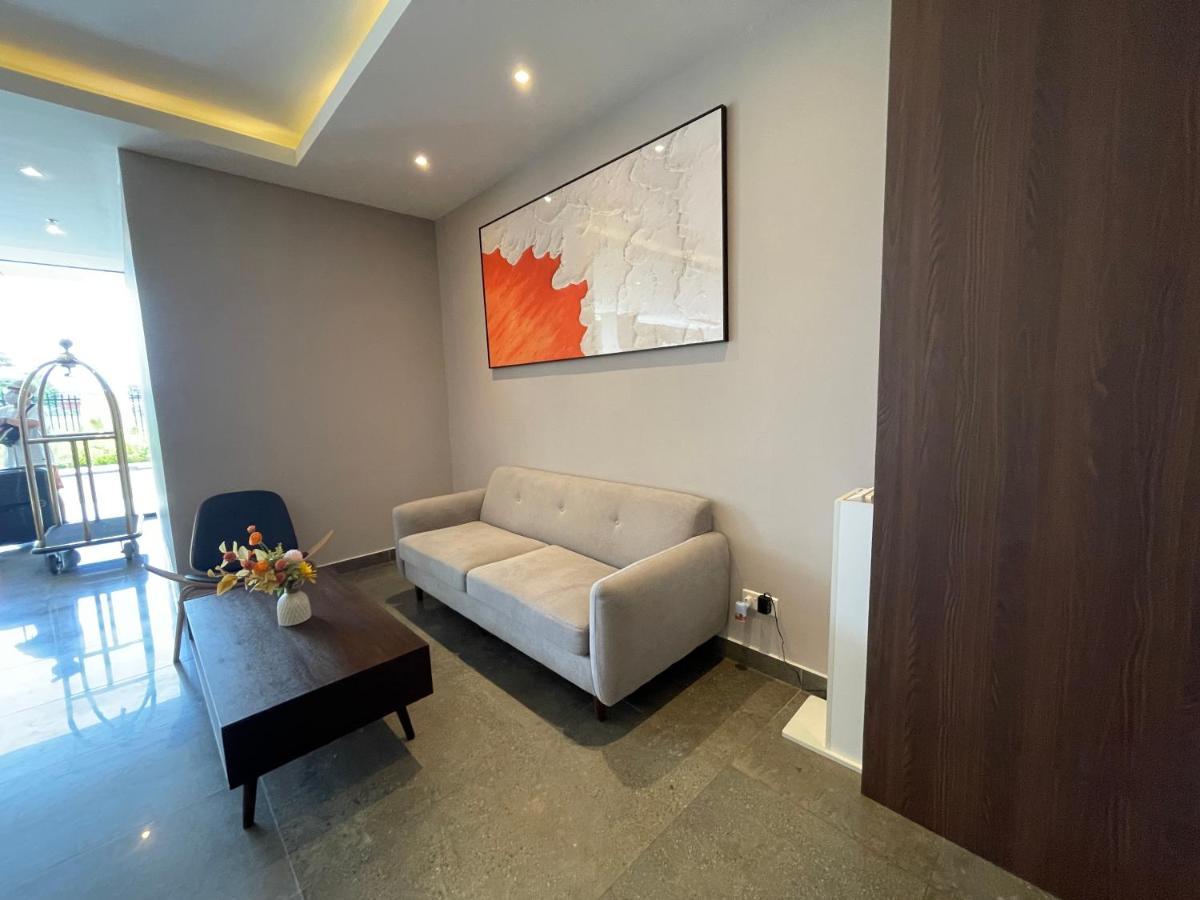 Aru Suites Homestay Wifi,Carpark,24H Check In,Water Filter By R2 Residence كوتا كينابالو المظهر الخارجي الصورة