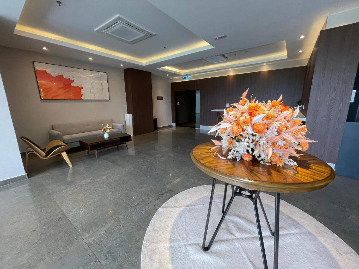 Aru Suites Homestay Wifi,Carpark,24H Check In,Water Filter By R2 Residence كوتا كينابالو المظهر الخارجي الصورة