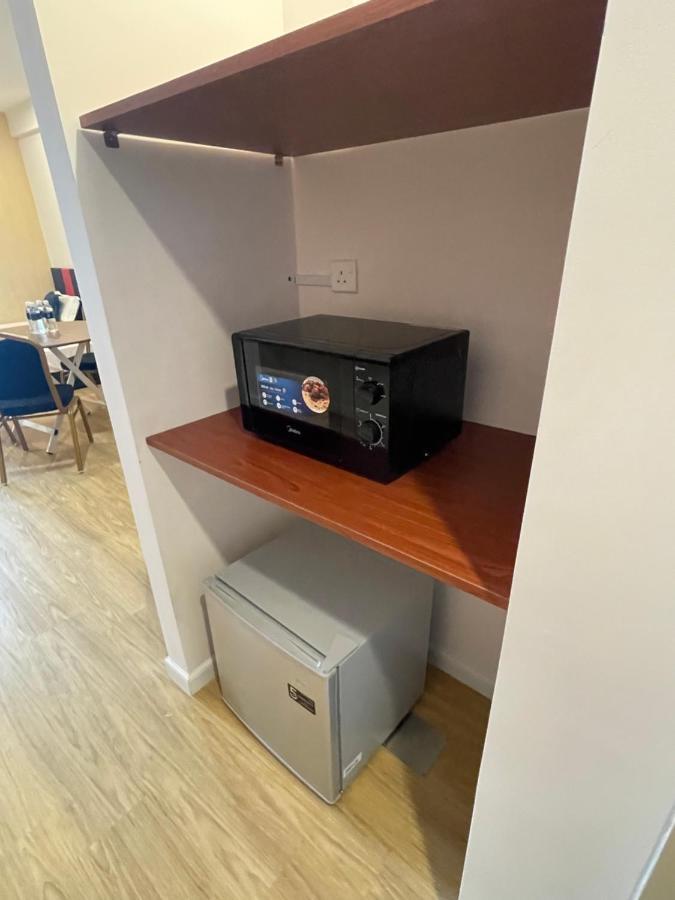 Aru Suites Homestay Wifi,Carpark,24H Check In,Water Filter By R2 Residence كوتا كينابالو المظهر الخارجي الصورة