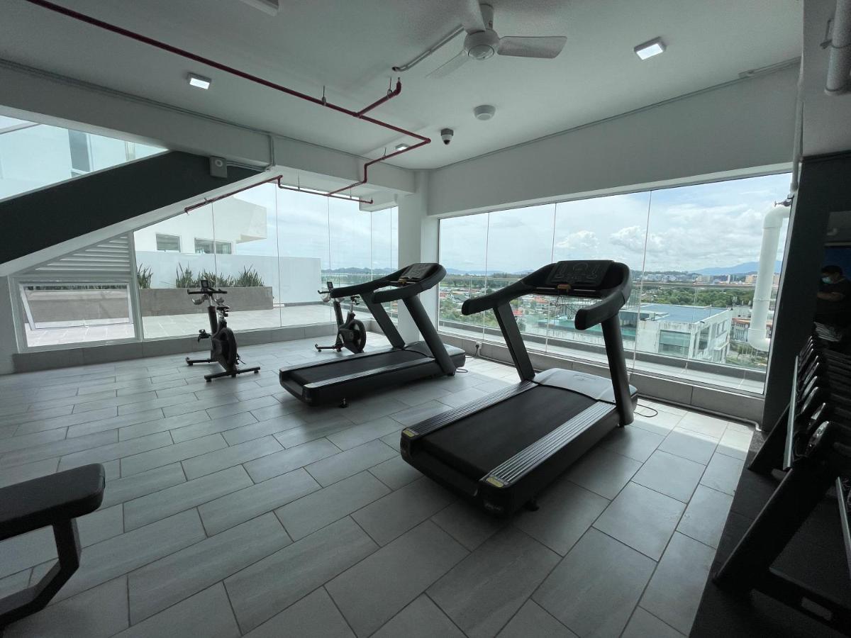 Aru Suites Homestay Wifi,Carpark,24H Check In,Water Filter By R2 Residence كوتا كينابالو المظهر الخارجي الصورة