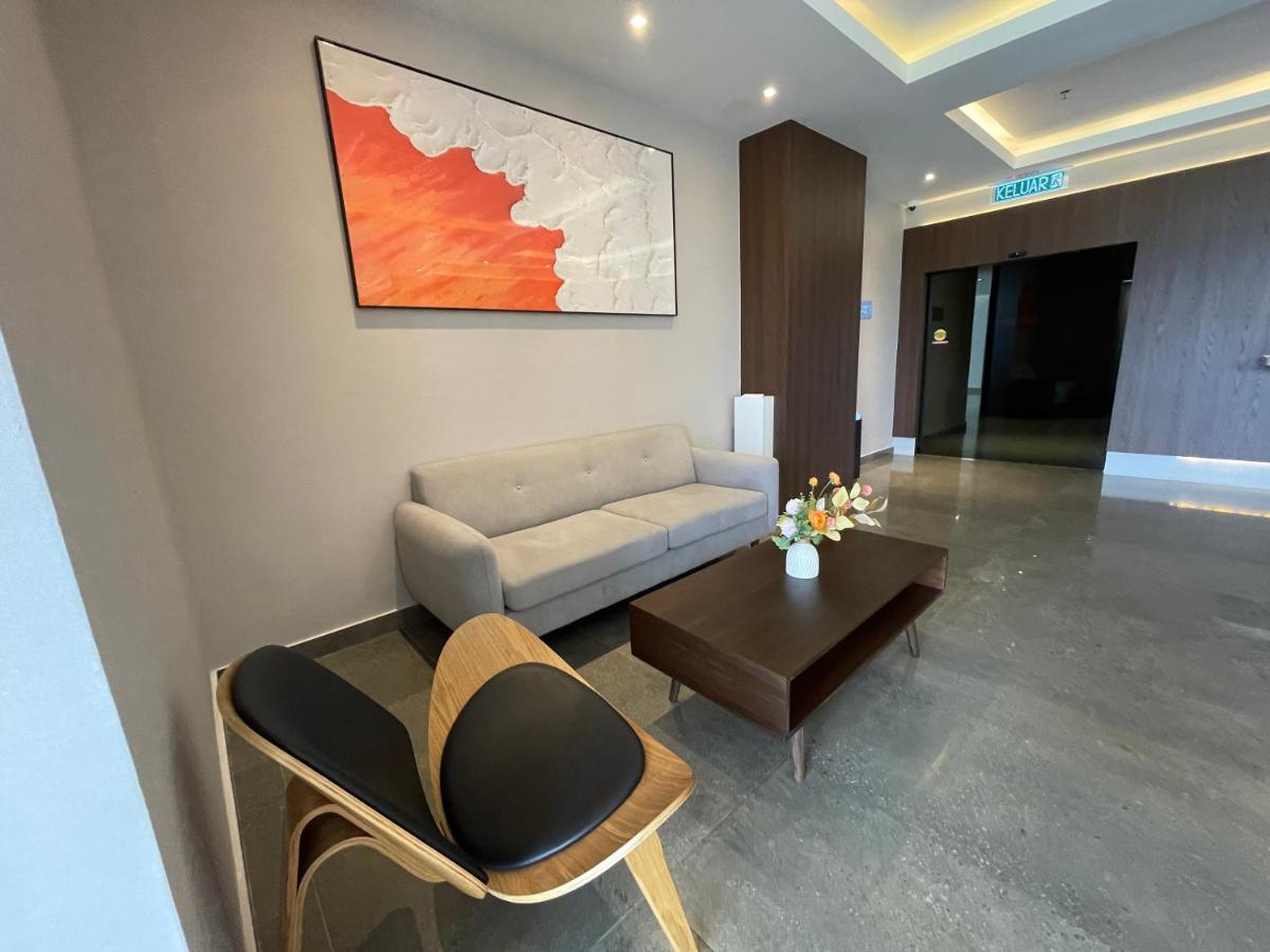 Aru Suites Homestay Wifi,Carpark,24H Check In,Water Filter By R2 Residence كوتا كينابالو المظهر الخارجي الصورة