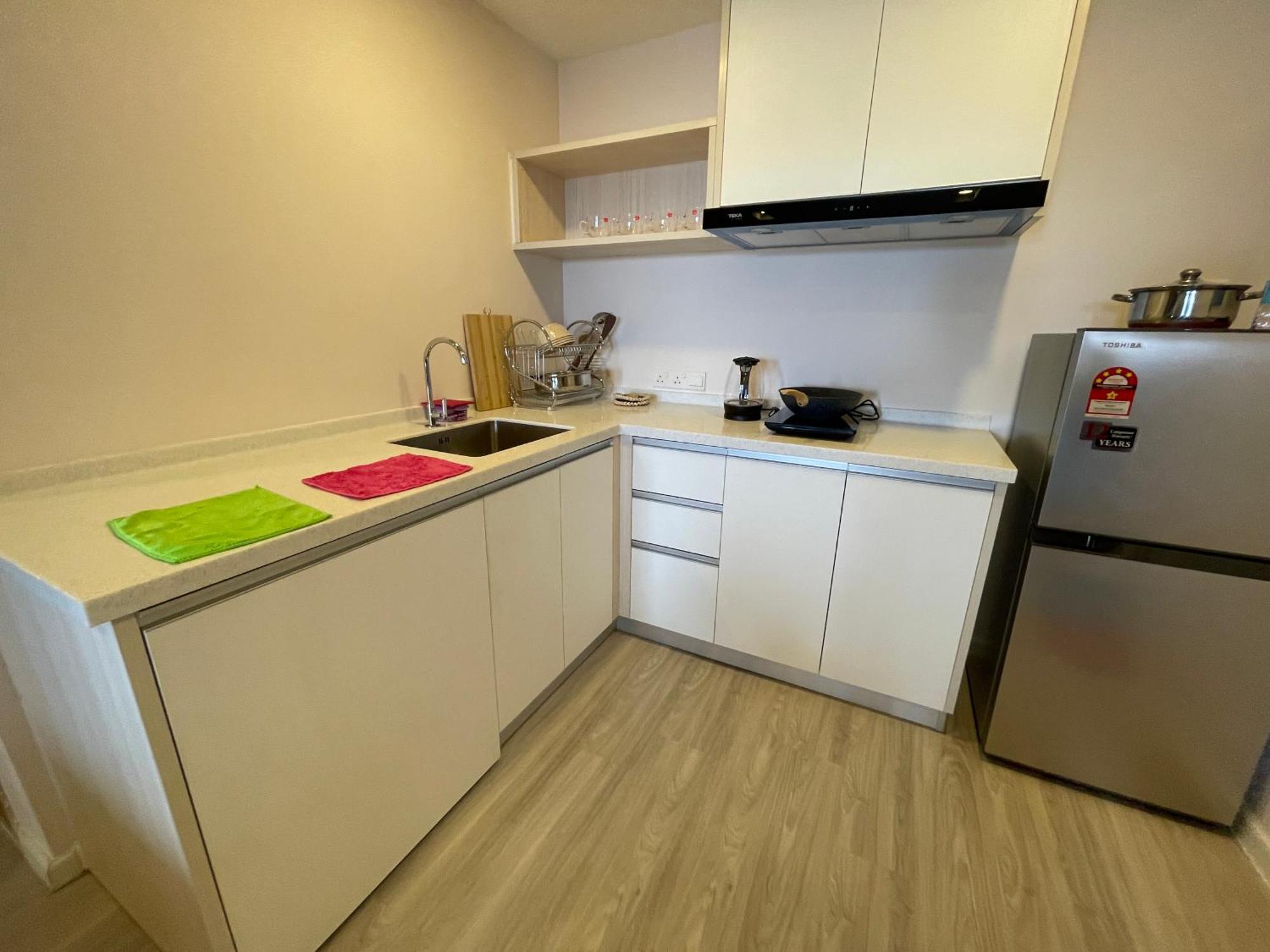 Aru Suites Homestay Wifi,Carpark,24H Check In,Water Filter By R2 Residence كوتا كينابالو المظهر الخارجي الصورة
